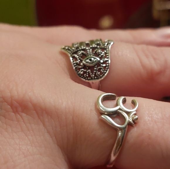 Ornate Hamsa Hand Solid Sterling Silver Ring - Picture 4 of 7